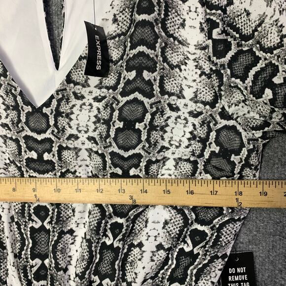 NEW EXPRESS Chiffon Snakeskin Dress V Neck Size Large - Picture 4 of 11